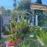 La Guardia Bed & Breakfast